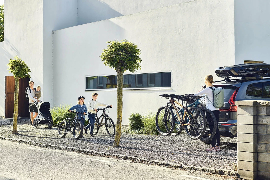 RACKS, CASES & STANDS Thule Apex XT 4 Bike Rack - 9025XT